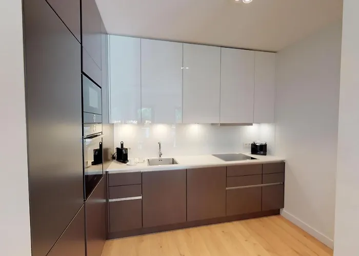 Apartment White Pearl 3.04